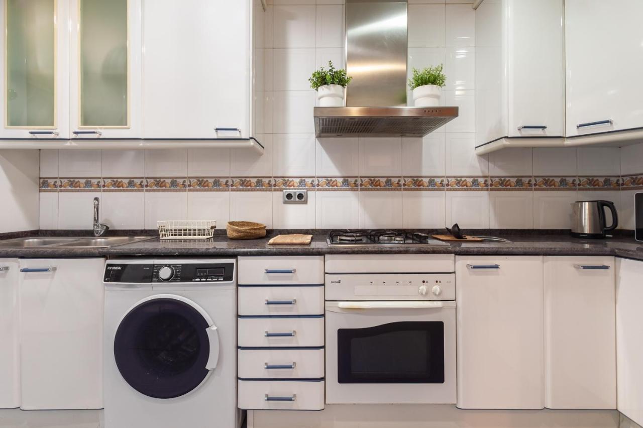 Апартаменти Flateli Paris Барселона Екстер'єр фото